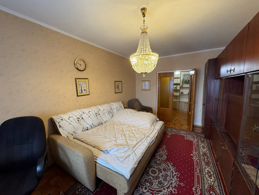 Продам трехкомнатную (3-комн.) квартиру, 3-е почтовое отделение ул, 7, Люберцы г