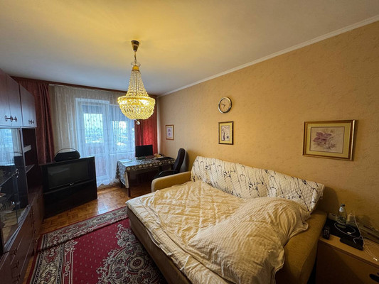 Продам трехкомнатную (3-комн.) квартиру, 3-е почтовое отделение ул, 7, Люберцы г