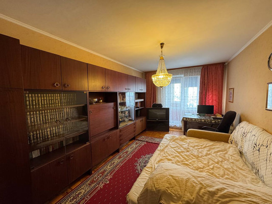 Продам трехкомнатную (3-комн.) квартиру, 3-е почтовое отделение ул, 7, Люберцы г