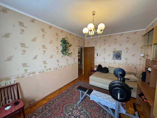 Продам трехкомнатную (3-комн.) квартиру, 3-е почтовое отделение ул, 7, Люберцы г