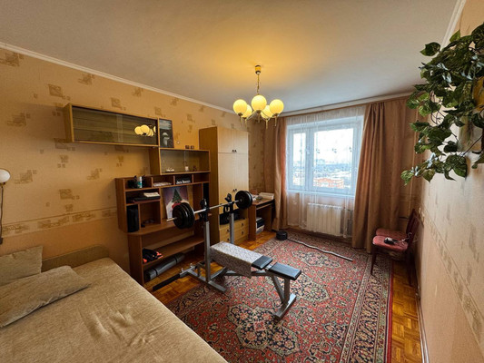 Продам трехкомнатную (3-комн.) квартиру, 3-е почтовое отделение ул, 7, Люберцы г