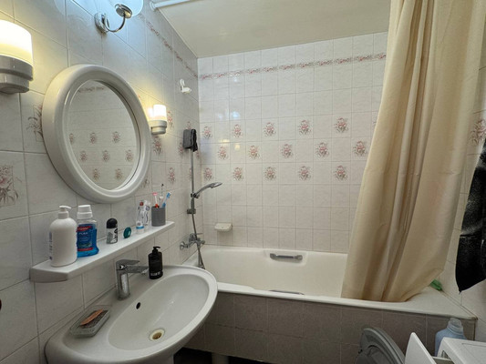 Продам трехкомнатную (3-комн.) квартиру, 3-е почтовое отделение ул, 7, Люберцы г