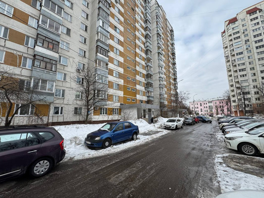 Продам трехкомнатную (3-комн.) квартиру, 3-е почтовое отделение ул, 7, Люберцы г