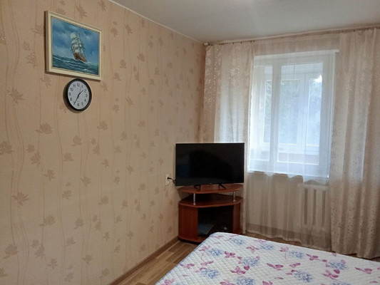 Продам двухкомнатную (2-комн.) квартиру, Победы ул, 8, Партенит пгт