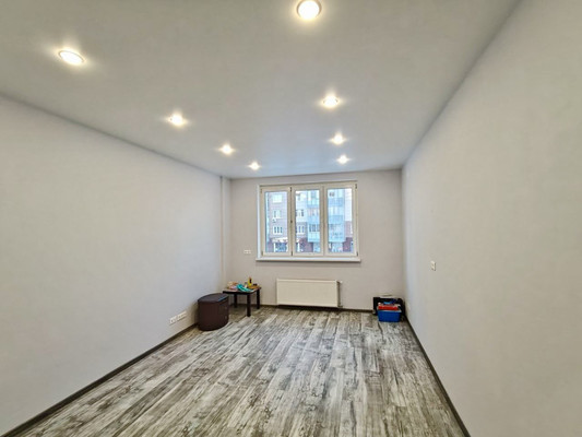 Продам однокомнатную (1-комн.) квартиру, Бородинский б-р, 17к161, Подольск г