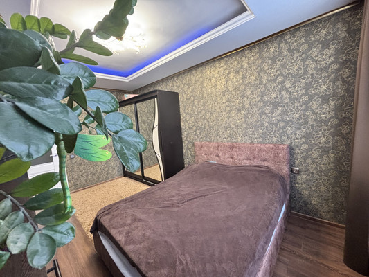 Продам двухкомнатную (2-комн.) квартиру, Крымская ул, 12, Раменское г