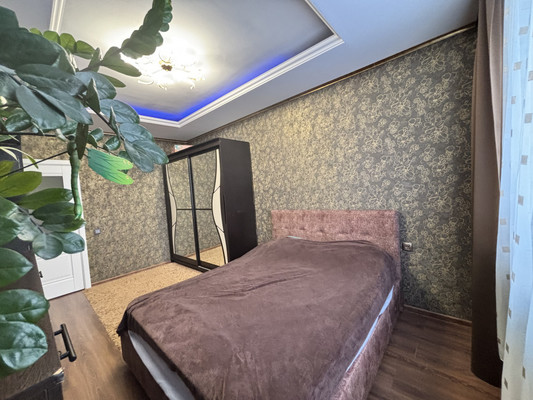 Продам двухкомнатную (2-комн.) квартиру, Крымская ул, 12, Раменское г