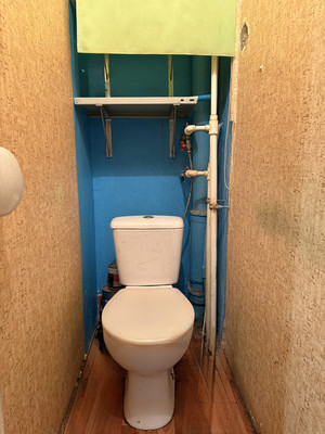 Продам комнату в 2-комн. квартире, Лётчика Пилютова ул, 23, Санкт-Петербург г