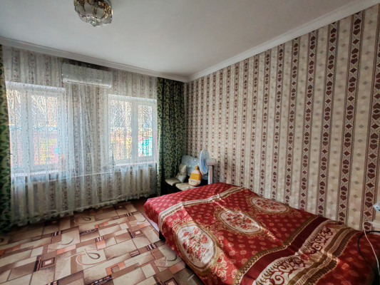 Продам двухкомнатную (2-комн.) квартиру, 6-й пер, 205, Майкоп г