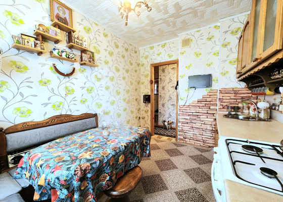 Продам трехкомнатную (3-комн.) квартиру, Д мкр, 25, Новомичуринск г