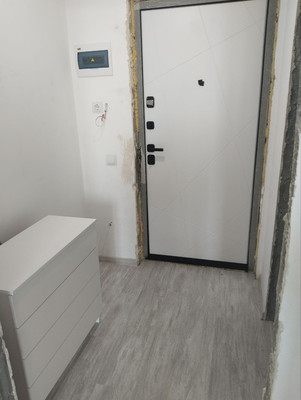 Продам однокомнатную (1-комн.) квартиру, Воронцовский б-р, 21к3, Мурино п