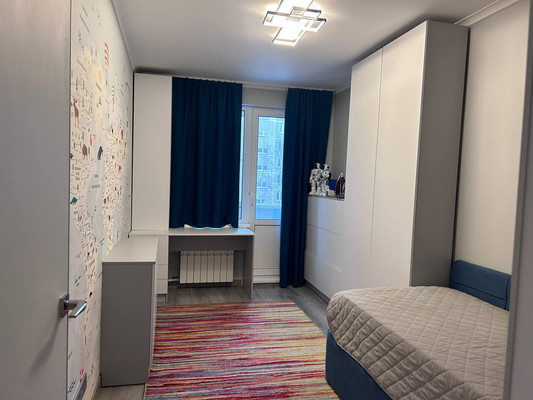 Продам трехкомнатную (3-комн.) квартиру, Веерная ул, 3к5, Москва г