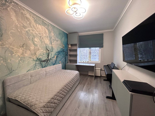 Продам трехкомнатную (3-комн.) квартиру, Веерная ул, 3к5, Москва г