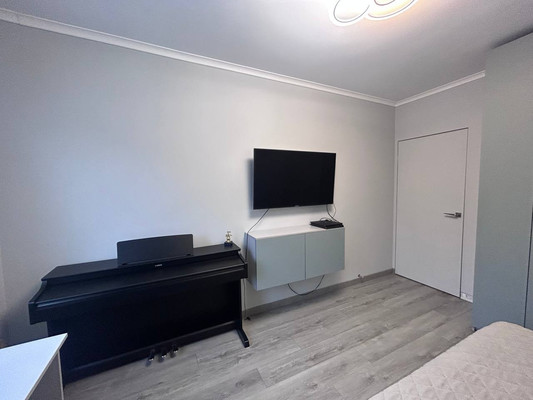 Продам трехкомнатную (3-комн.) квартиру, Веерная ул, 3к5, Москва г