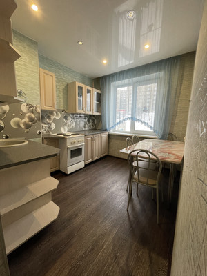 Продам двухкомнатную (2-комн.) квартиру, Старостина ул, 30, Мурманск г