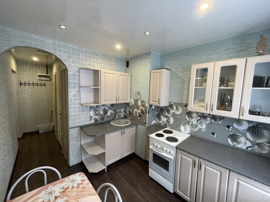 Продам двухкомнатную (2-комн.) квартиру, Старостина ул, 30, Мурманск г