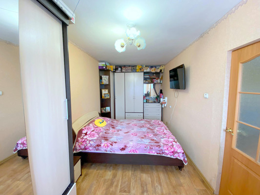 Продам двухкомнатную (2-комн.) квартиру, Комсомольская ул, 15, Фокино г