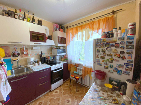 Продам двухкомнатную (2-комн.) квартиру, Комсомольская ул, 15, Фокино г