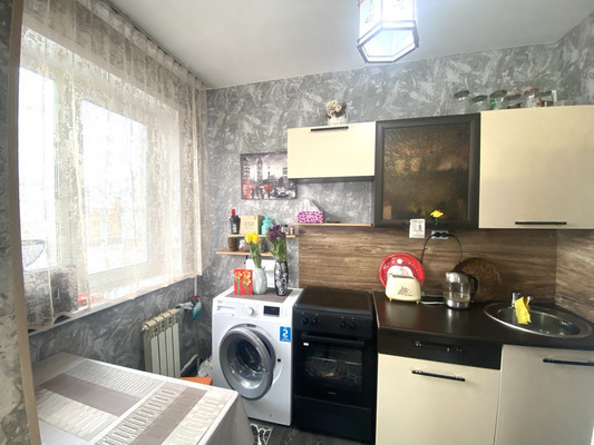 Продам двухкомнатную (2-комн.) квартиру, Нерчинская ул, 1, Красноярск г