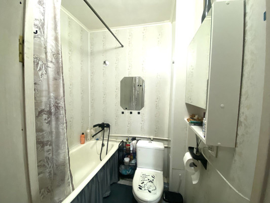 Продам двухкомнатную (2-комн.) квартиру, Нерчинская ул, 1, Красноярск г