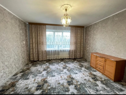 Продам двухкомнатную (2-комн.) квартиру, Парковая ул, 17к1, Корсаков г