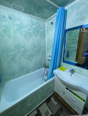 Продам двухкомнатную (2-комн.) квартиру, Парковая ул, 17к1, Корсаков г