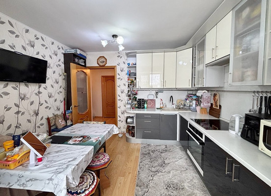 Продам двухкомнатную (2-комн.) квартиру, Московская (Львовский мкр.) ул, 1в, Подольск г