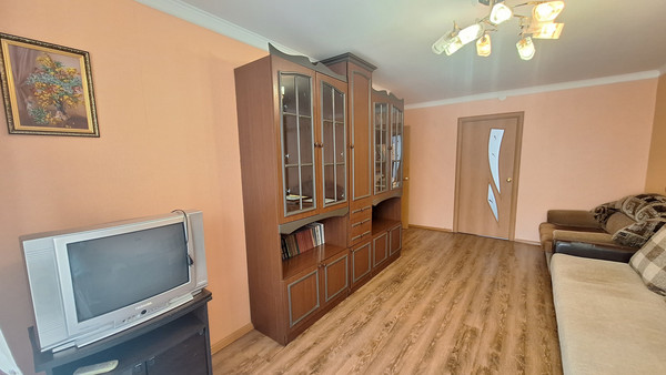 Продам трехкомнатную (3-комн.) квартиру, Рокоссовского ул, 15кб, Ишим г