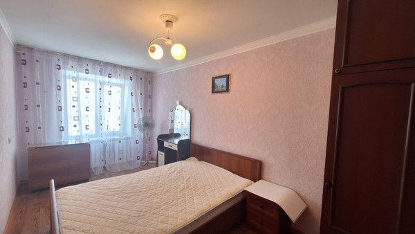 Продам трехкомнатную (3-комн.) квартиру, Рокоссовского ул, 15кб, Ишим г