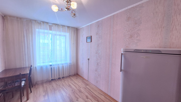 Продам трехкомнатную (3-комн.) квартиру, Рокоссовского ул, 15кб, Ишим г