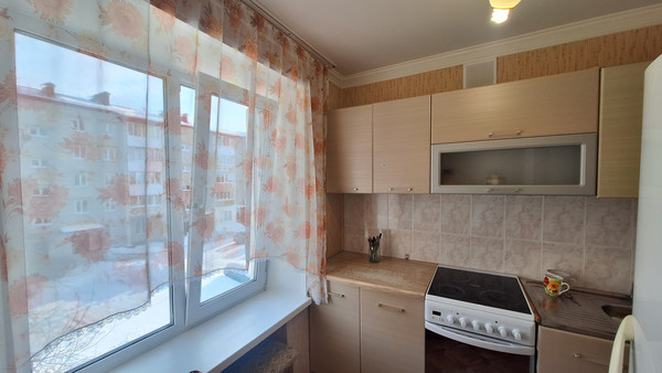 Продам трехкомнатную (3-комн.) квартиру, Рокоссовского ул, 15кб, Ишим г