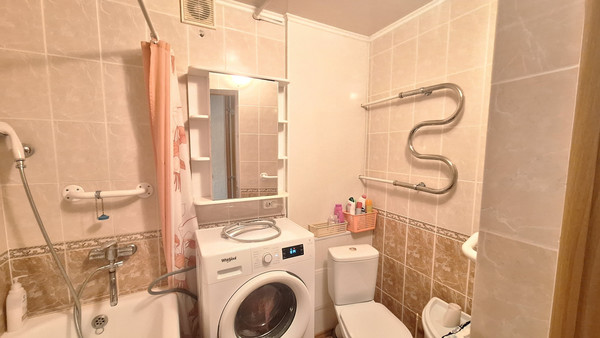 Продам трехкомнатную (3-комн.) квартиру, Рокоссовского ул, 15кб, Ишим г