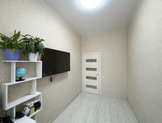 Продам двухкомнатную (2-комн.) квартиру, 5-ый квартал (Южные горки мкр) ул, 13, Мещерино п