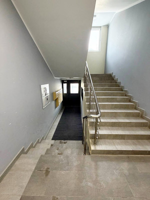 Продам двухкомнатную (2-комн.) квартиру, 5-ый квартал (Южные горки мкр) ул, 13, Мещерино п