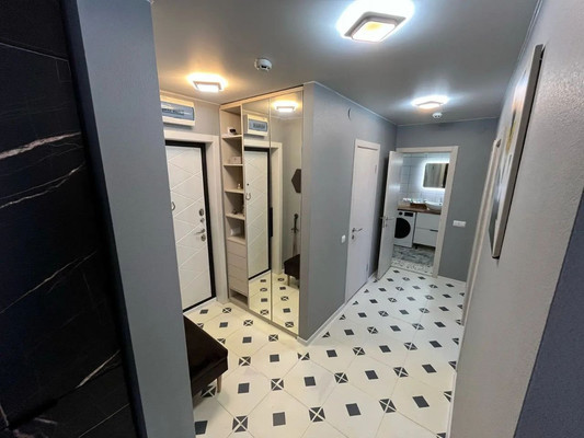 Продам двухкомнатную (2-комн.) квартиру, Мурата Ахеджака ул, 5, Новороссийск г