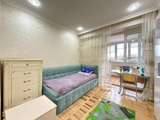 Продам трехкомнатную (3-комн.) квартиру, Ахохова ул, 96А, Нальчик г