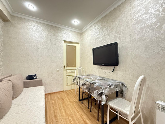 Продам трехкомнатную (3-комн.) квартиру, Ахохова ул, 96А, Нальчик г