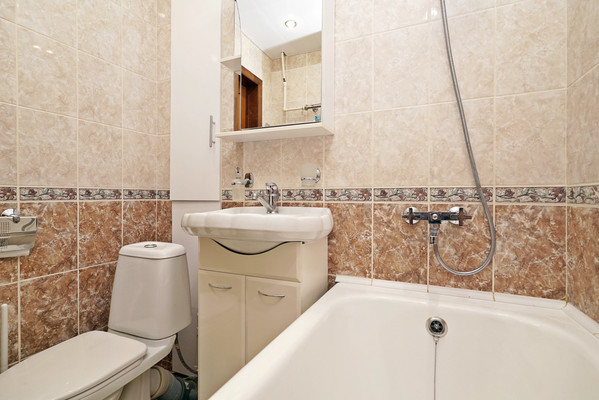 Продам двухкомнатную (2-комн.) квартиру, Кирова пер, 5, Казань г