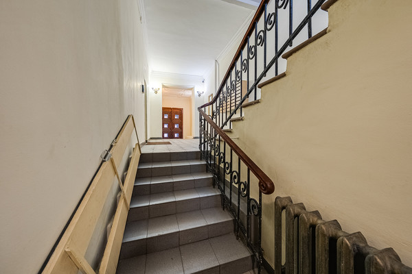 Продам двухкомнатную (2-комн.) квартиру, Кутузовский пр-кт, 19, Москва г