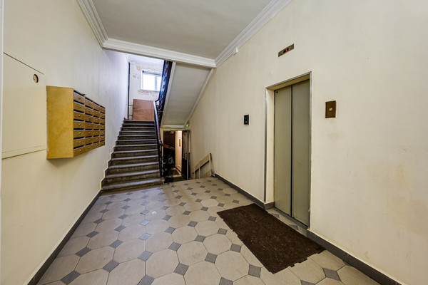 Продам двухкомнатную (2-комн.) квартиру, Кутузовский пр-кт, 19, Москва г