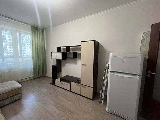 Сдам однокомнатную (1-комн.) квартиру, Охтинская аллея, 16, Мурино п