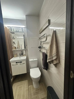 Продам двухкомнатную (2-комн.) квартиру, Кирова ул, 18кк, Люберцы г