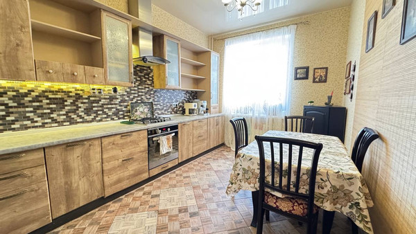 Продам трехкомнатную (3-комн.) квартиру, Дунина-Горкавича ул, 7, Ханты-Мансийск г