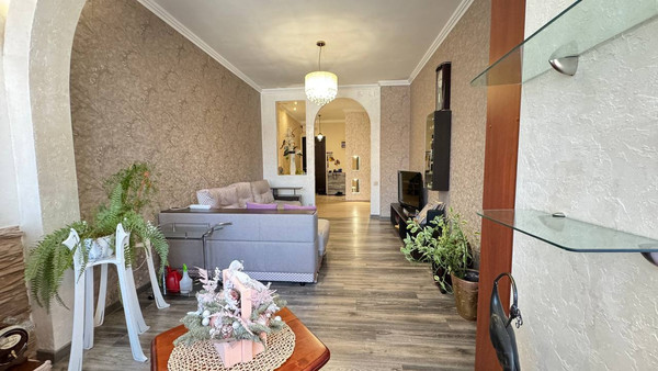 Продам трехкомнатную (3-комн.) квартиру, Дунина-Горкавича ул, 7, Ханты-Мансийск г