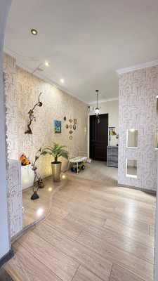 Продам трехкомнатную (3-комн.) квартиру, Дунина-Горкавича ул, 7, Ханты-Мансийск г