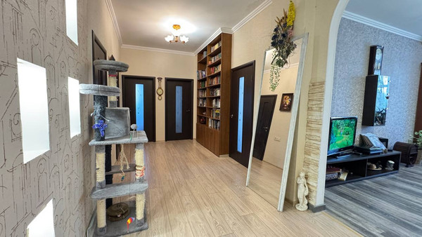 Продам трехкомнатную (3-комн.) квартиру, Дунина-Горкавича ул, 7, Ханты-Мансийск г