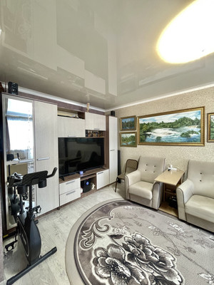 Продам двухкомнатную (2-комн.) квартиру, Рокоссовского ул, 24, Ишим г