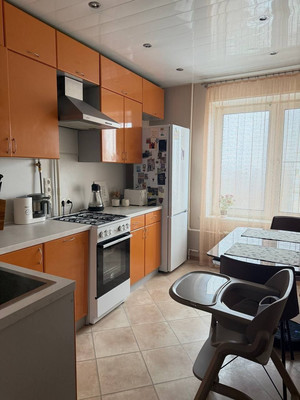 Продам трехкомнатную (3-комн.) квартиру, Днепропетровская ул, 5к5, Москва г