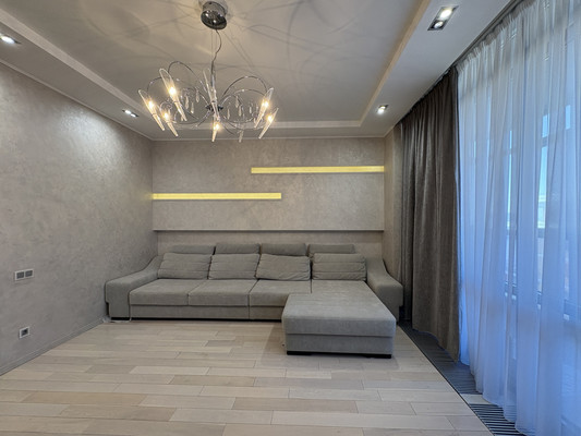 Продам трехкомнатную (3-комн.) квартиру, Меридианная ул, 1, Казань г