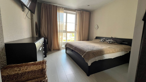 Продам комнату в 2-комн. квартире, Среднерогатская ул, 10к1, Санкт-Петербург г